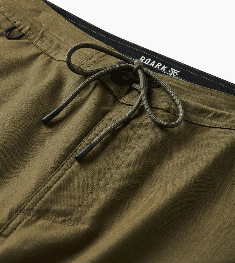 LAYOVER TRAVELER PANT - MILITARY