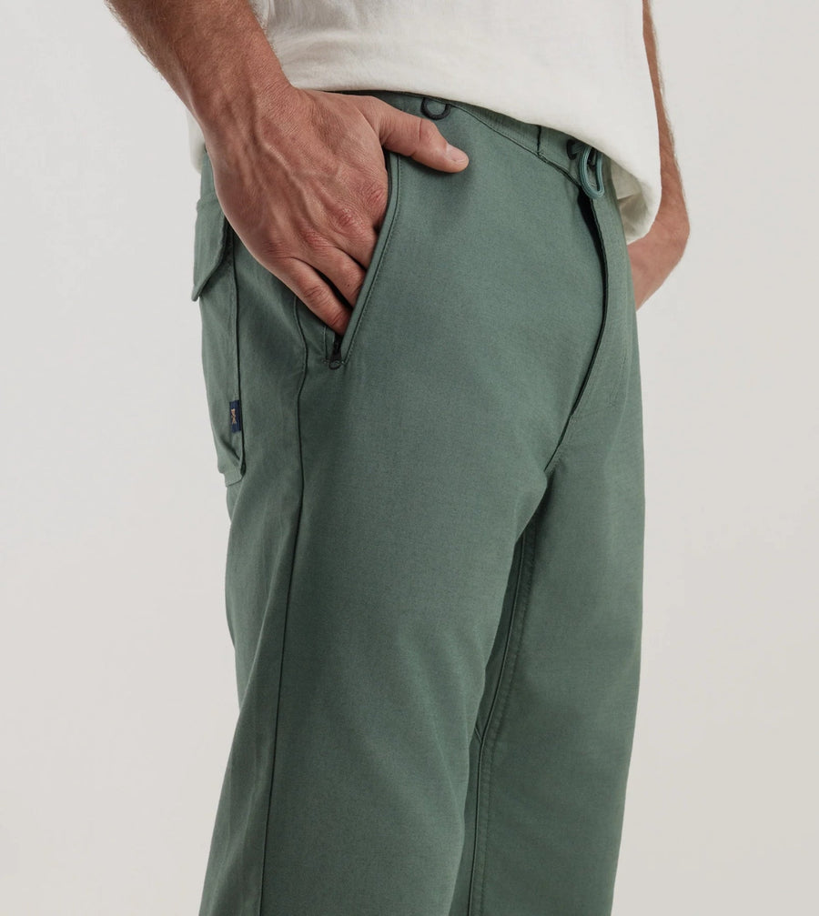 LAYOVER TRAVELER PANT - TUNDRA